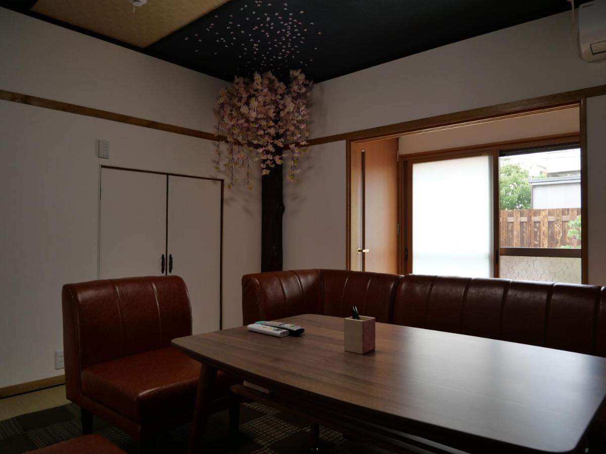Sakura Aburaya Villa ทาคายาม่า ภายนอก รูปภาพ